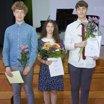 HUVIKOOLI MUUSIKA- JA KUNSTIOSAKONNA LÕPUAKTUS I LENNUPILDID 11.06.2021